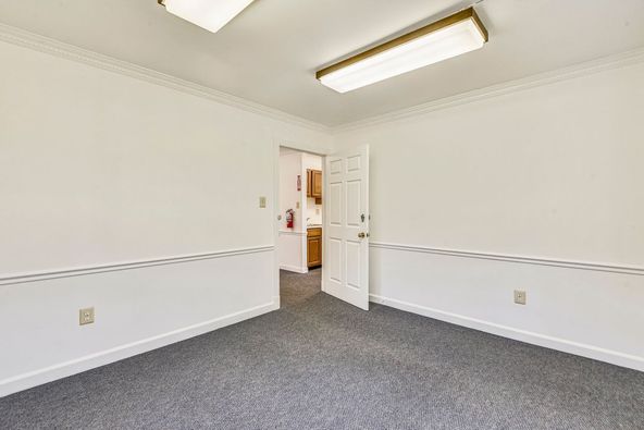 2102 Gallows Rd, Vienna, VA, 22182
